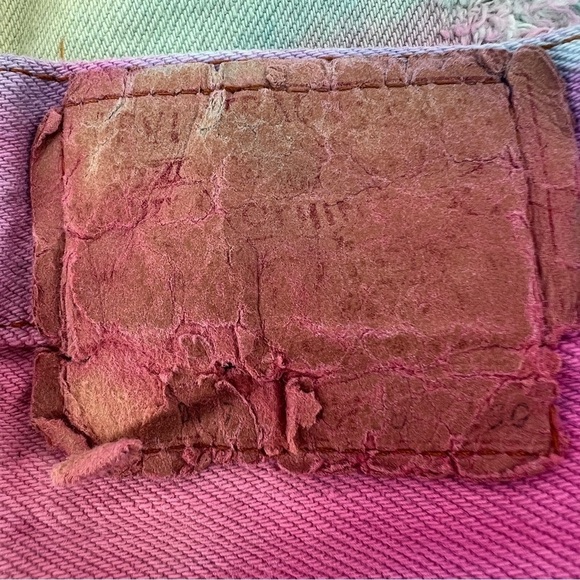 Levi’s Tie Dye Cut Off Button Fly Jean Shorts Size 24 Women’s - Picture 2 of 6